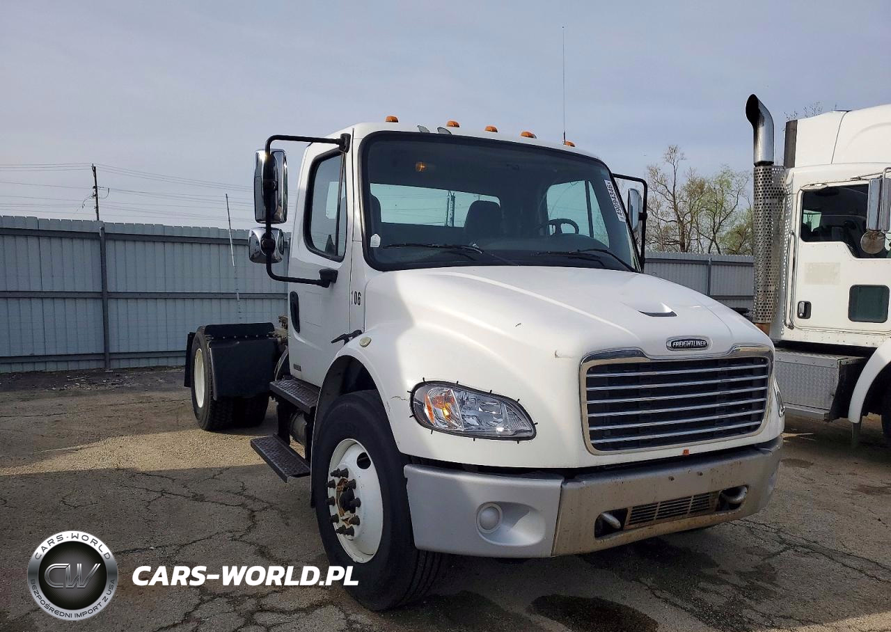 2011 Freightliner M2 106 Med - Box Truck