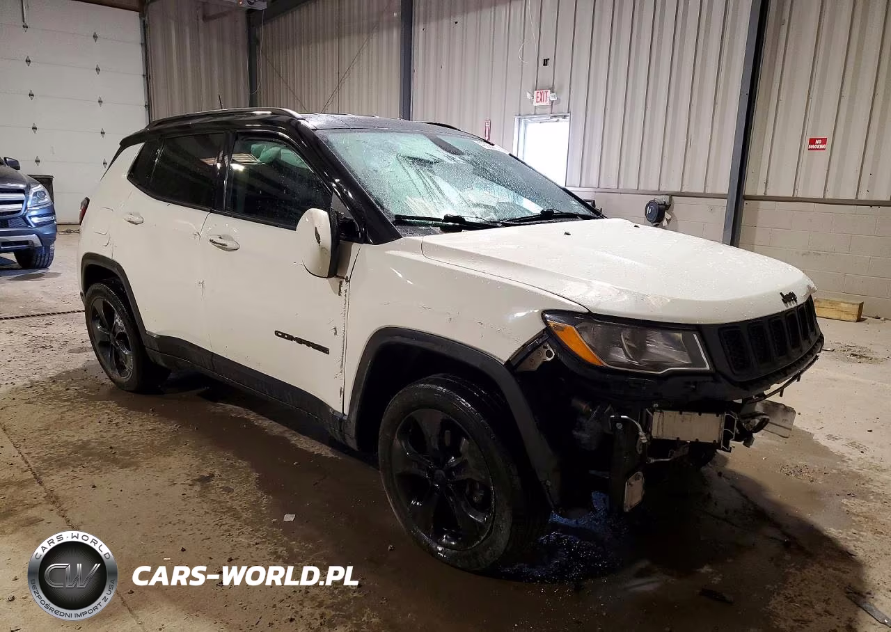 2019 Jeep Compass Latitude VIN:3C4NJDBB1KT741093 - 4