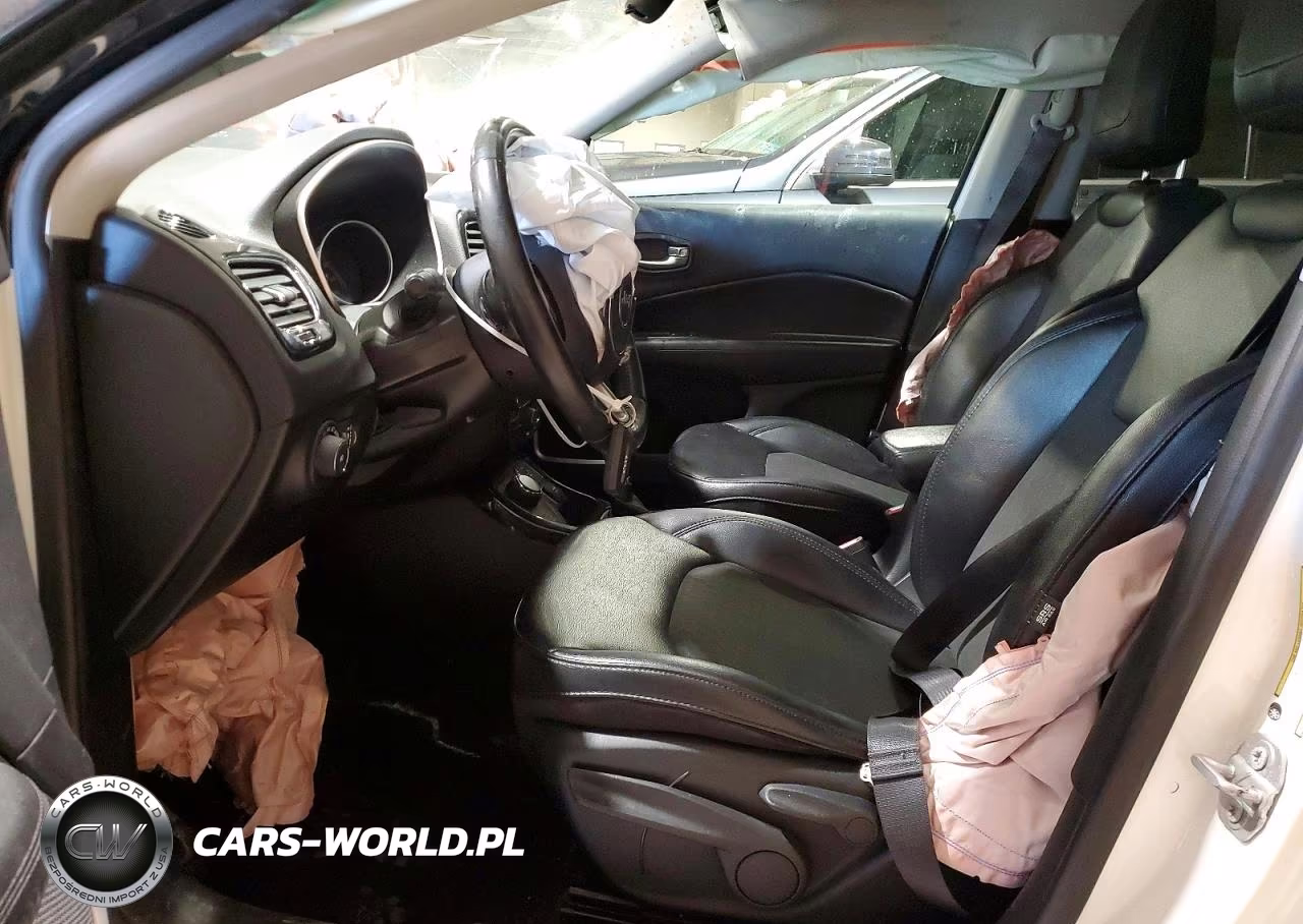 2019 Jeep Compass Latitude VIN:3C4NJDBB1KT741093 - 7