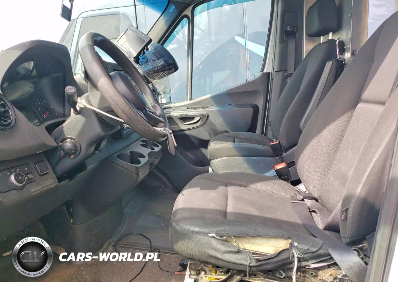 2019 Mercedes-Benz Sprinter VIN:WD4PF1CD9KT007389 - 7