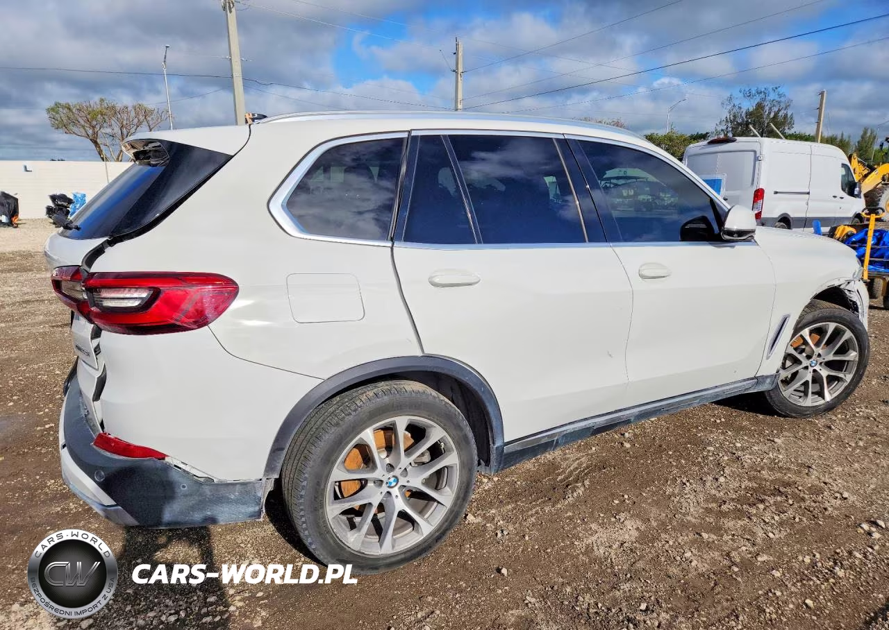 2019 BMW X5 xDrive40I VIN:5UXCR6C58KLL13648 - 3