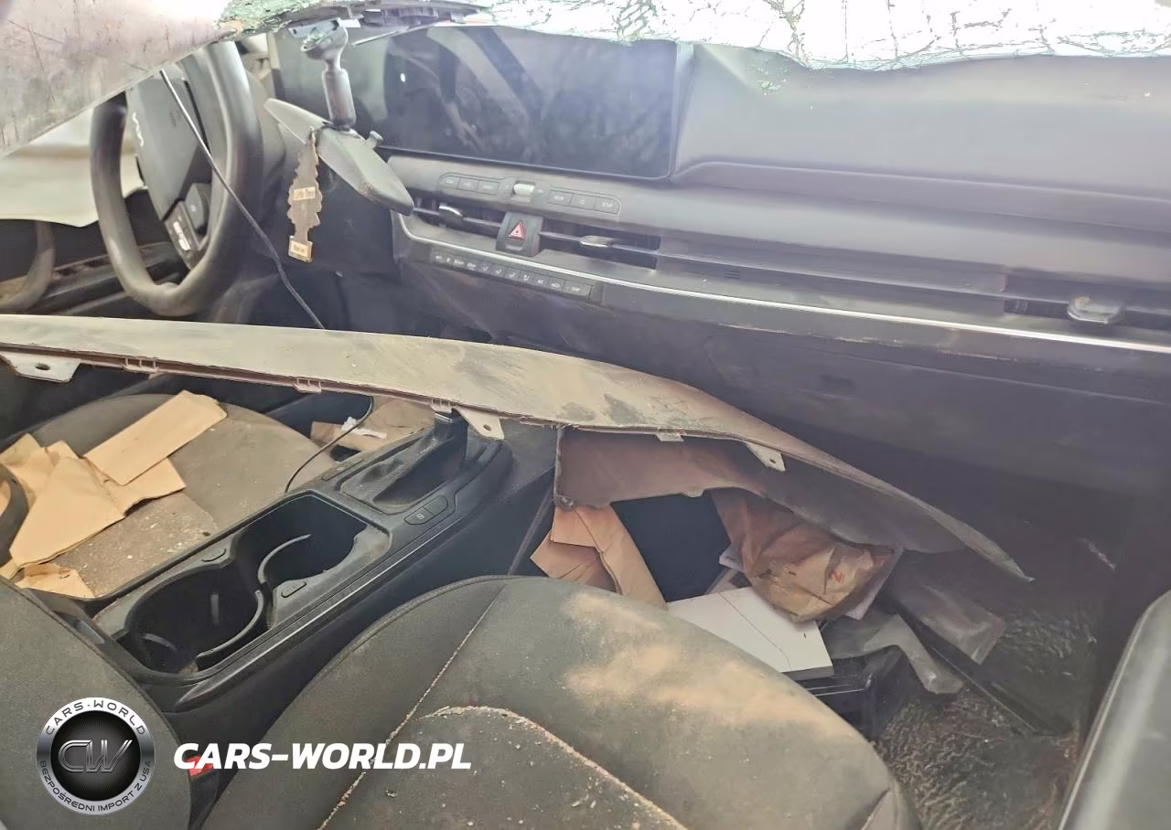 2025 Kia K4 Lxs VIN:3KPFT4DE7SE064870 - 8