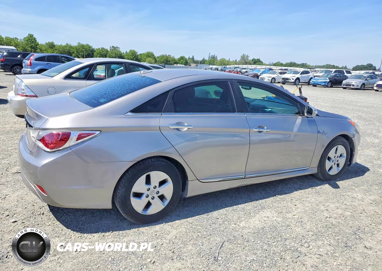 2012 Hyundai Sonata Hybrid Base VIN:KMHEC4A45CA056600 - 3