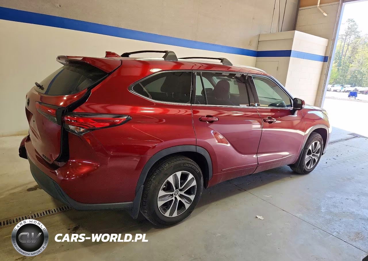 2021 Toyota Highlander Xle VIN:5TDHZRBH4MS157162 - 3