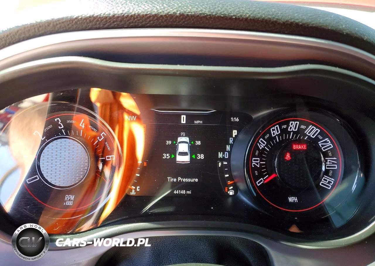 2019 Dodge Challenger Sxt VIN:2C3CDZAG9KH716724 - 9