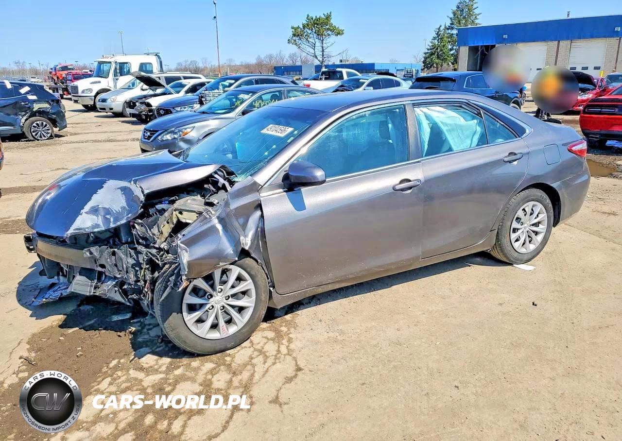 2016 Toyota Camry Le – zdjęcie 1 z 12