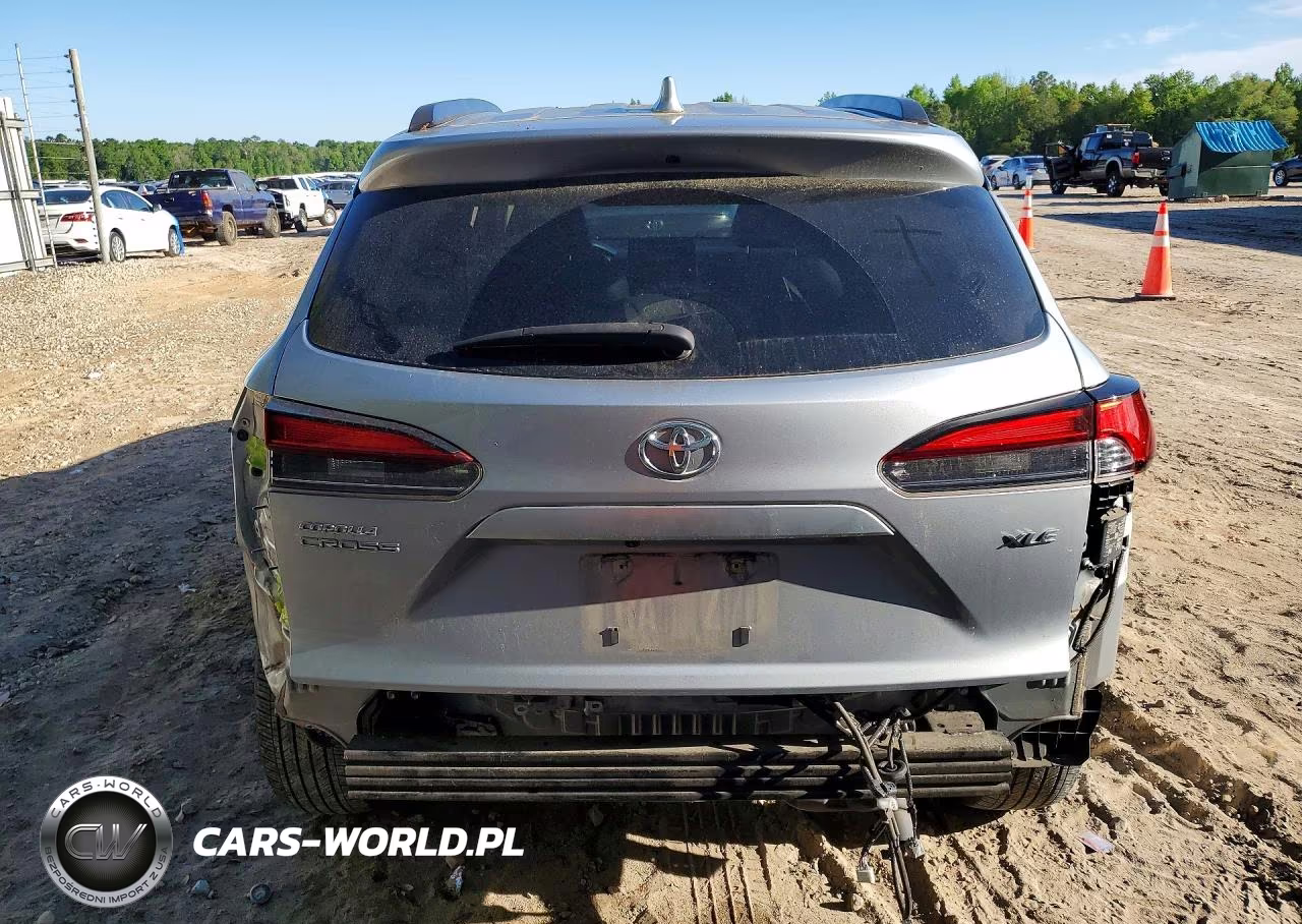 2022 Toyota Corolla Cross Xle VIN:7MUDAAAGXNV033825 - 6