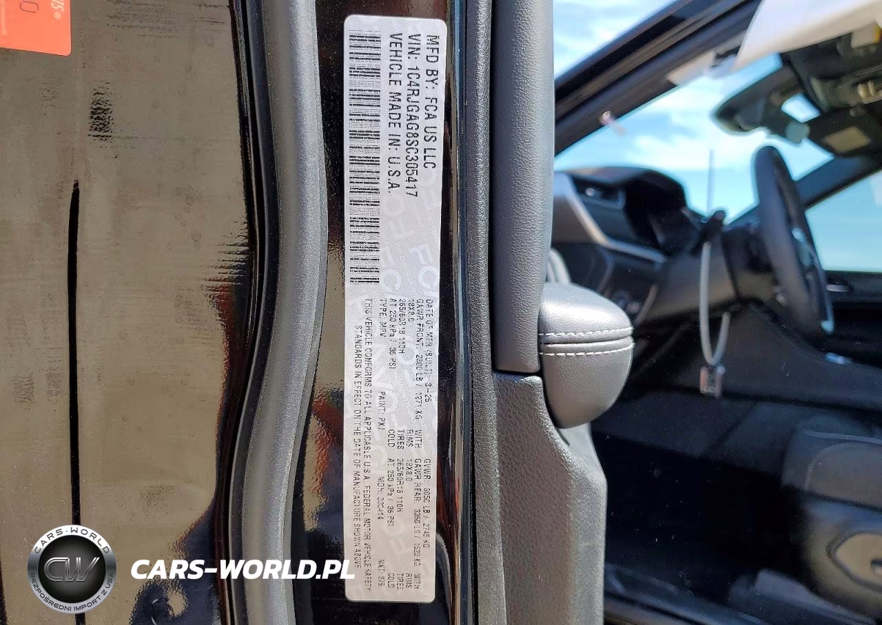 2025 Jeep Grand Cherokee Laredo VIN:1C4RJGAG8SC305417 - 12