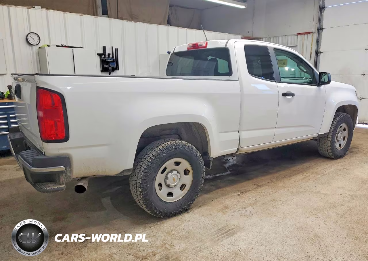 2018 Chevrolet Colorado VIN:1GCHSBEA9J1328846 - 3