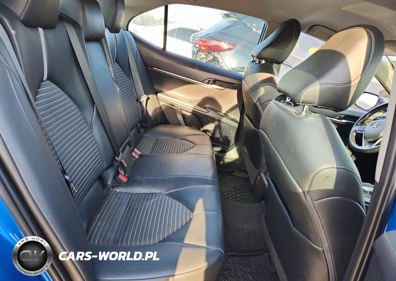 2020 Toyota Camry VIN:4T1G11AK4LU305365 - 10