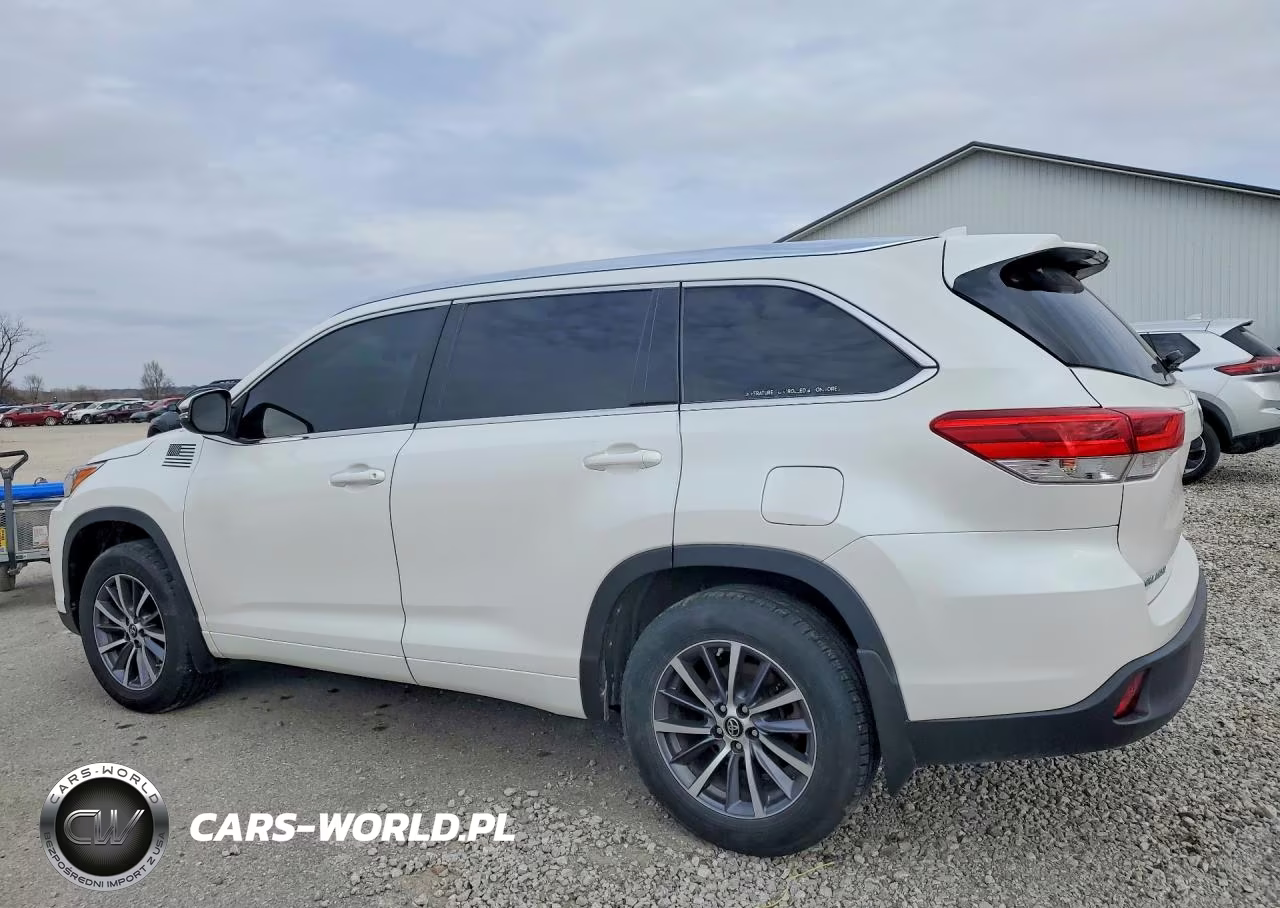 2018 Toyota Highlander Xle VIN:5TDJZRFH3JS816436 - 2