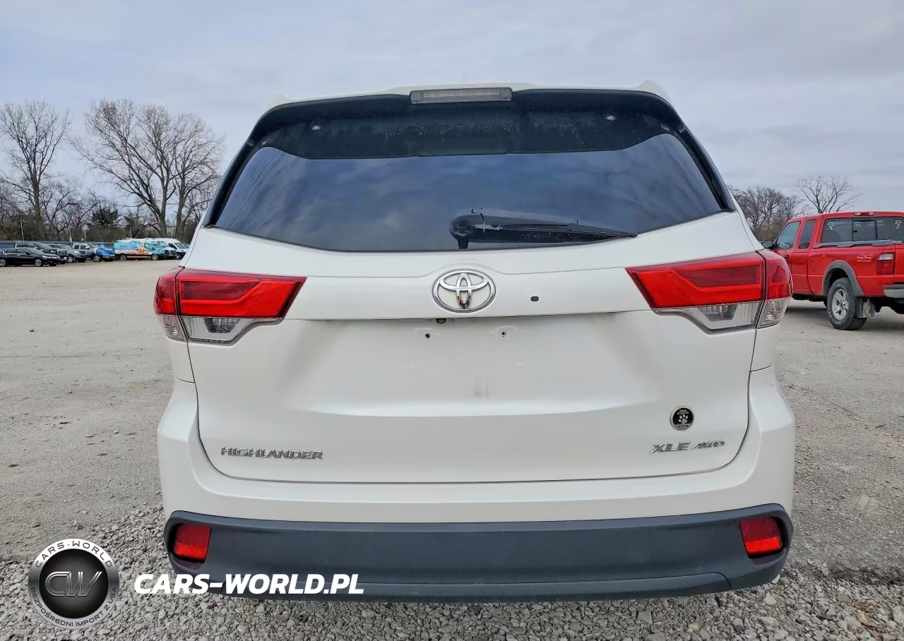 2018 Toyota Highlander Xle VIN:5TDJZRFH3JS816436 - 6