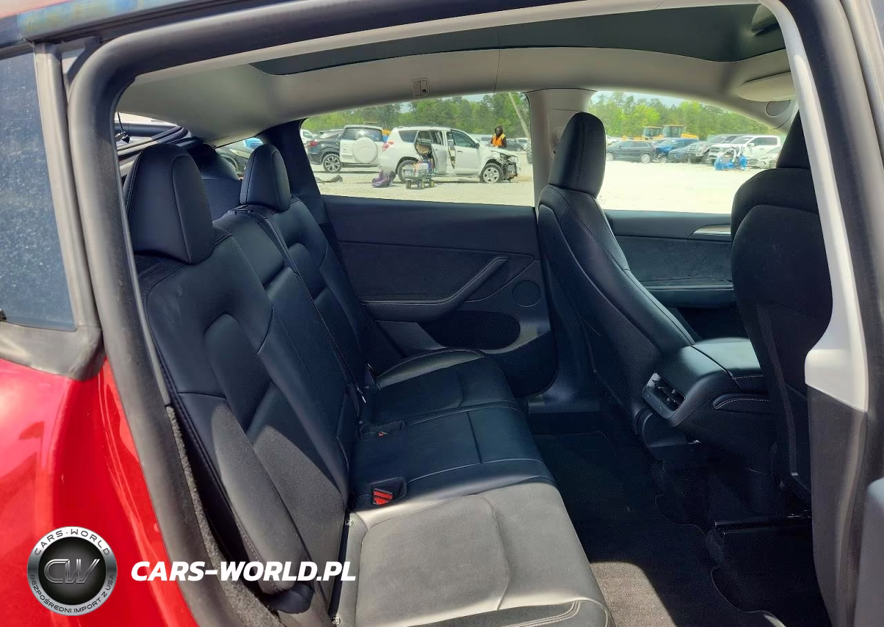 2023 Tesla Model Y VIN:7SAYGDEE8PA026125 - 10