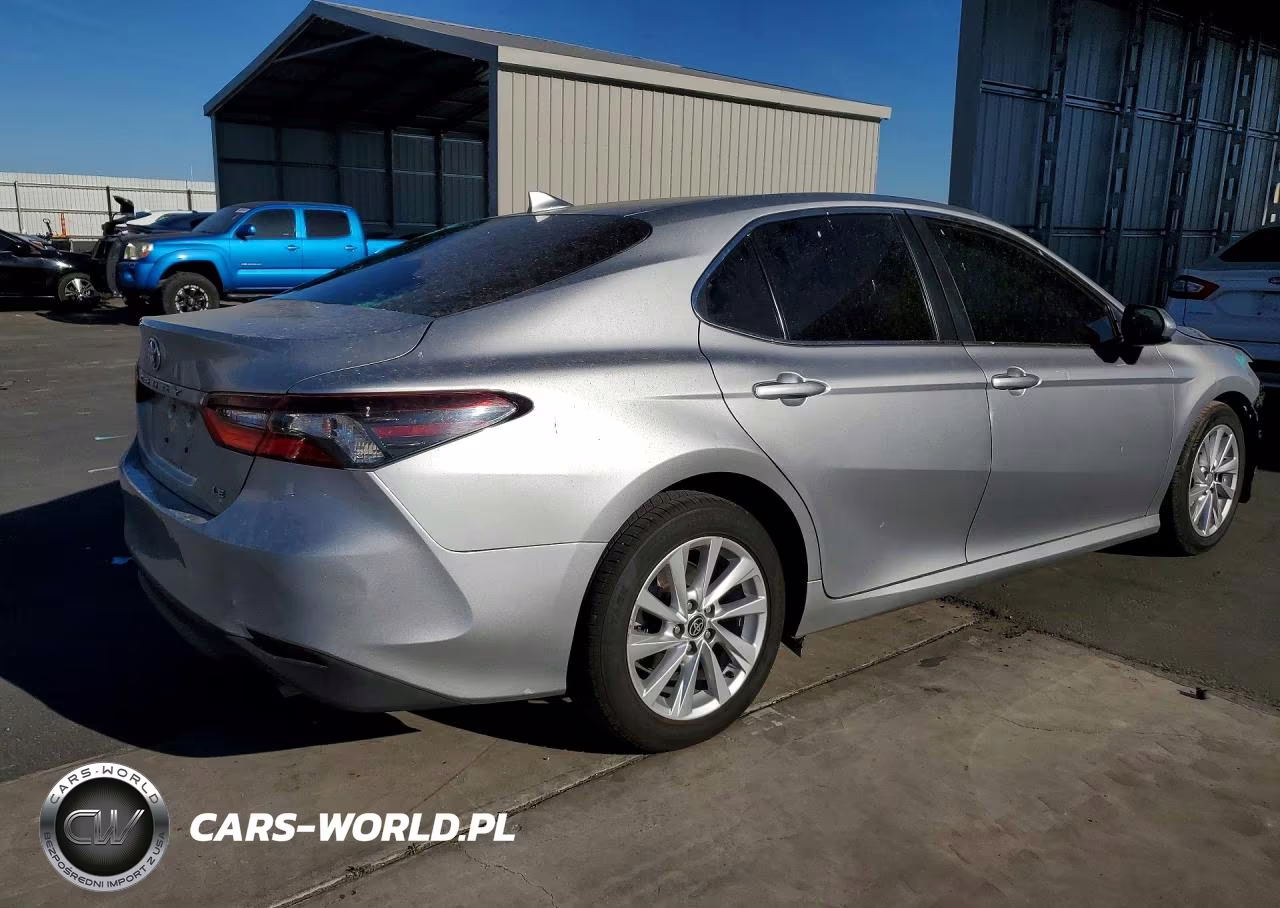 2021 Toyota Camry Le VIN:4T1C11AK4MU558556 - 3