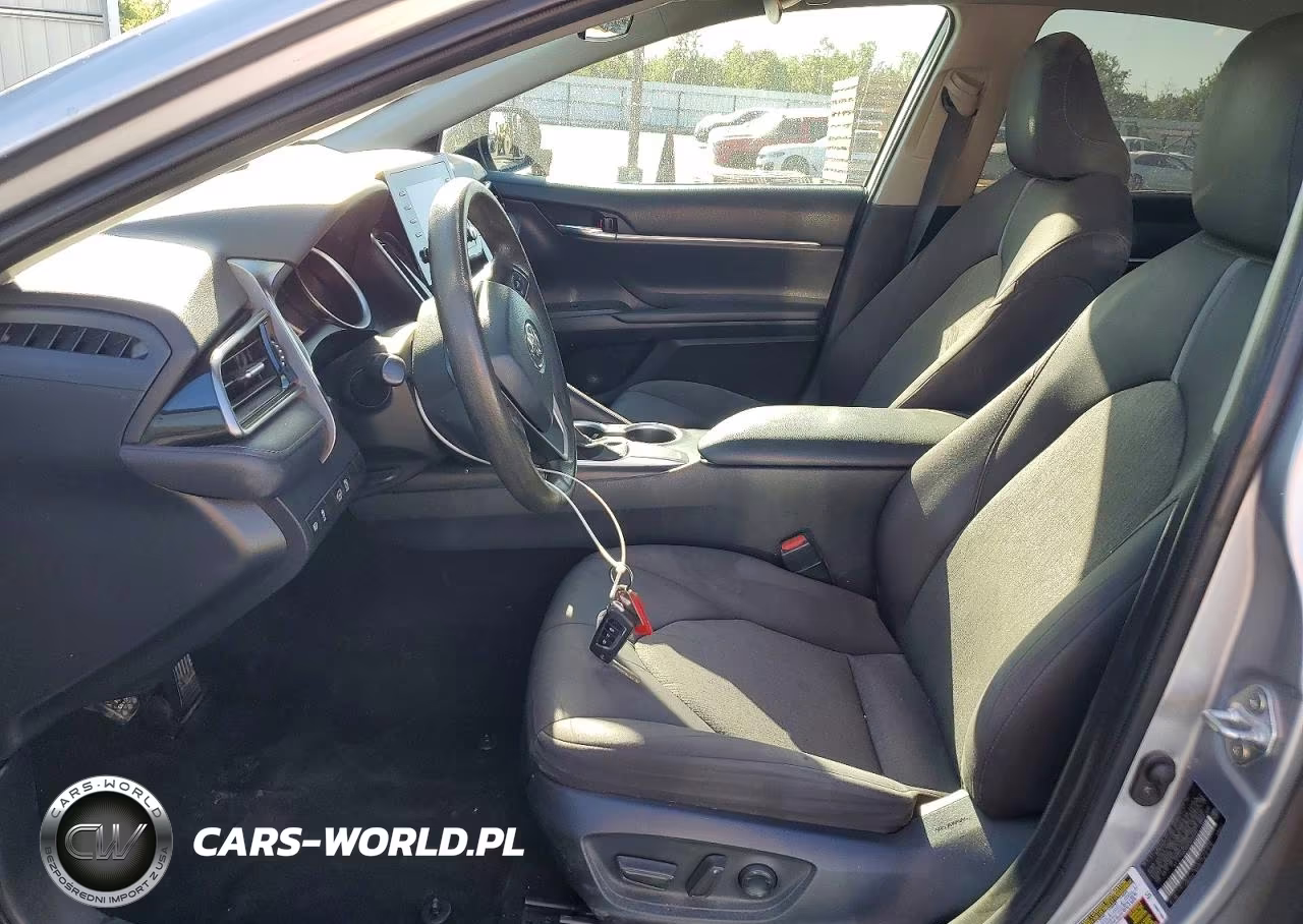 2021 Toyota Camry Le VIN:4T1C11AK4MU558556 - 7