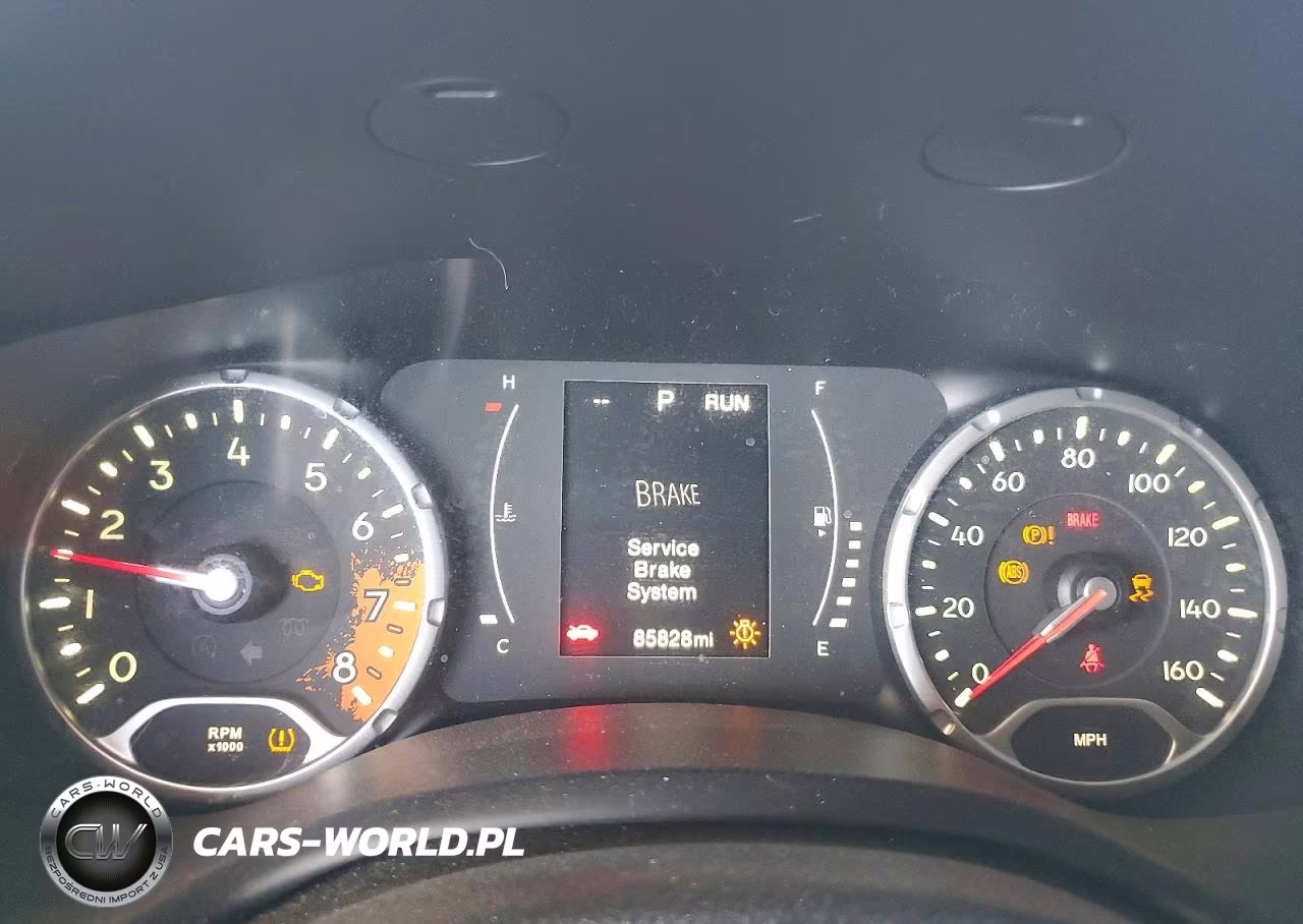 2015 Jeep Renegade Latitude VIN:ZACCJBBTXFPC28135 - 9
