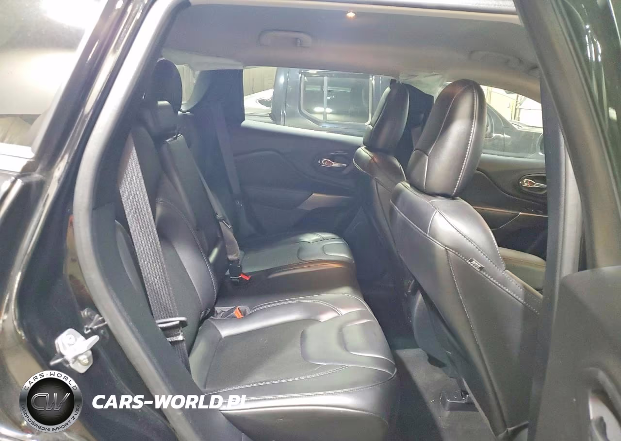 2020 Jeep Cherokee Latitude Plus VIN:1C4PJLLB4LD585981 - 11