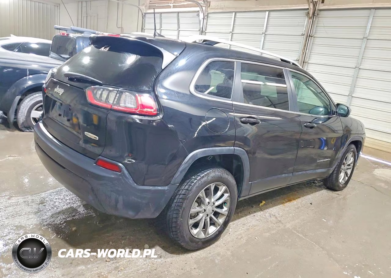 2020 Jeep Cherokee Latitude Plus VIN:1C4PJLLB4LD585981 - 3