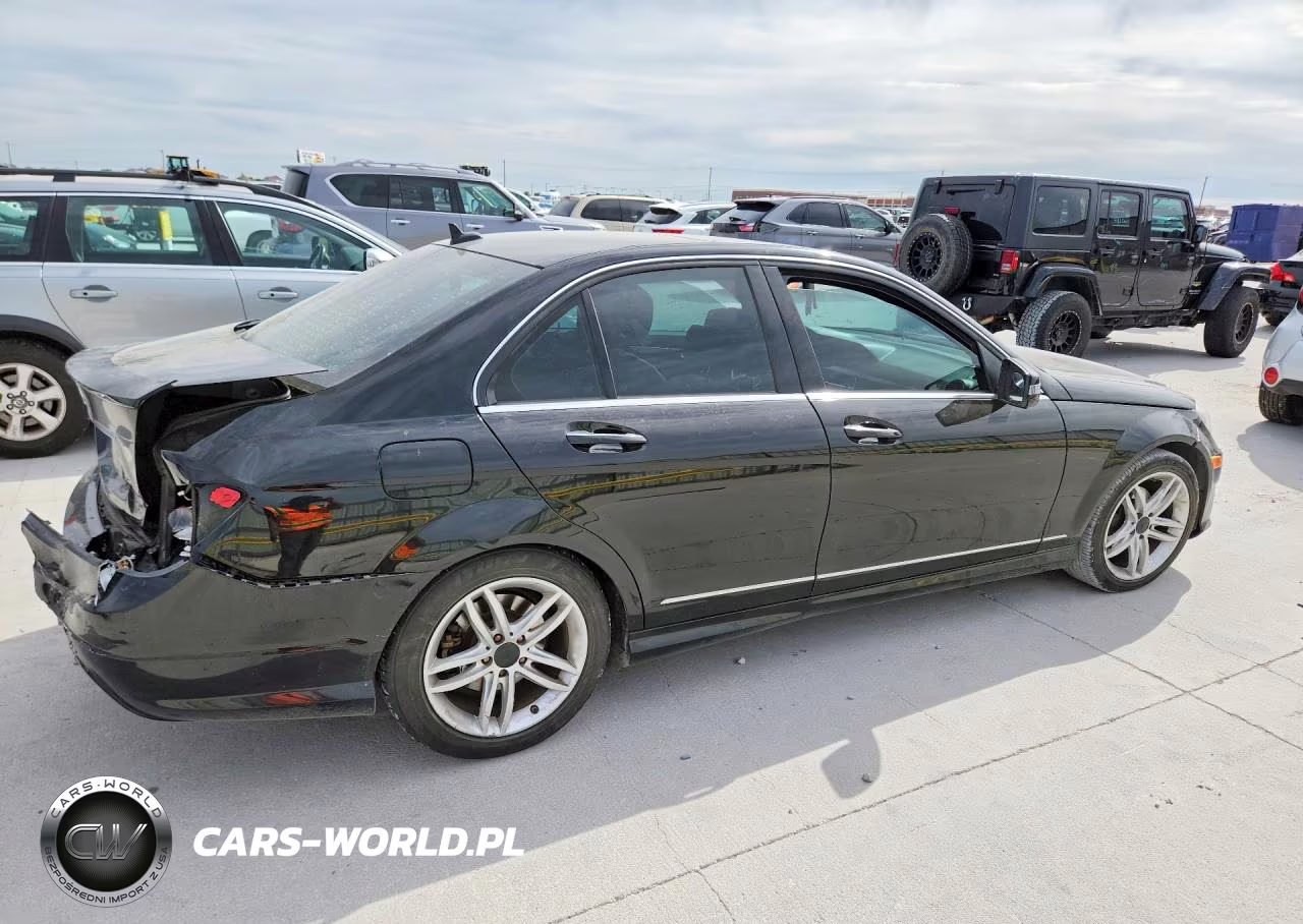 2013 Mercedes-Benz C 250 VIN:WDDGF4HB4DA766491 - 3