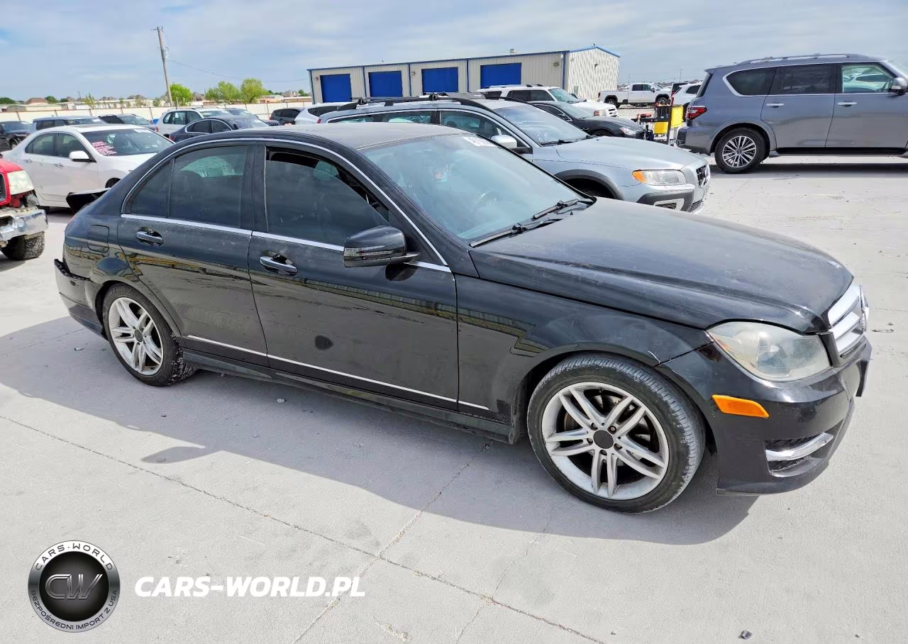 2013 Mercedes-Benz C 250 VIN:WDDGF4HB4DA766491 - 4