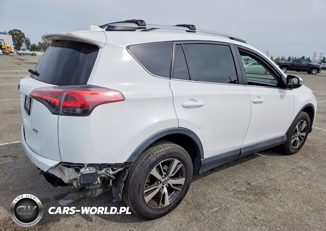 2018 Toyota Rav4 Xle VIN:2T3WFREV7JW455717 - 3