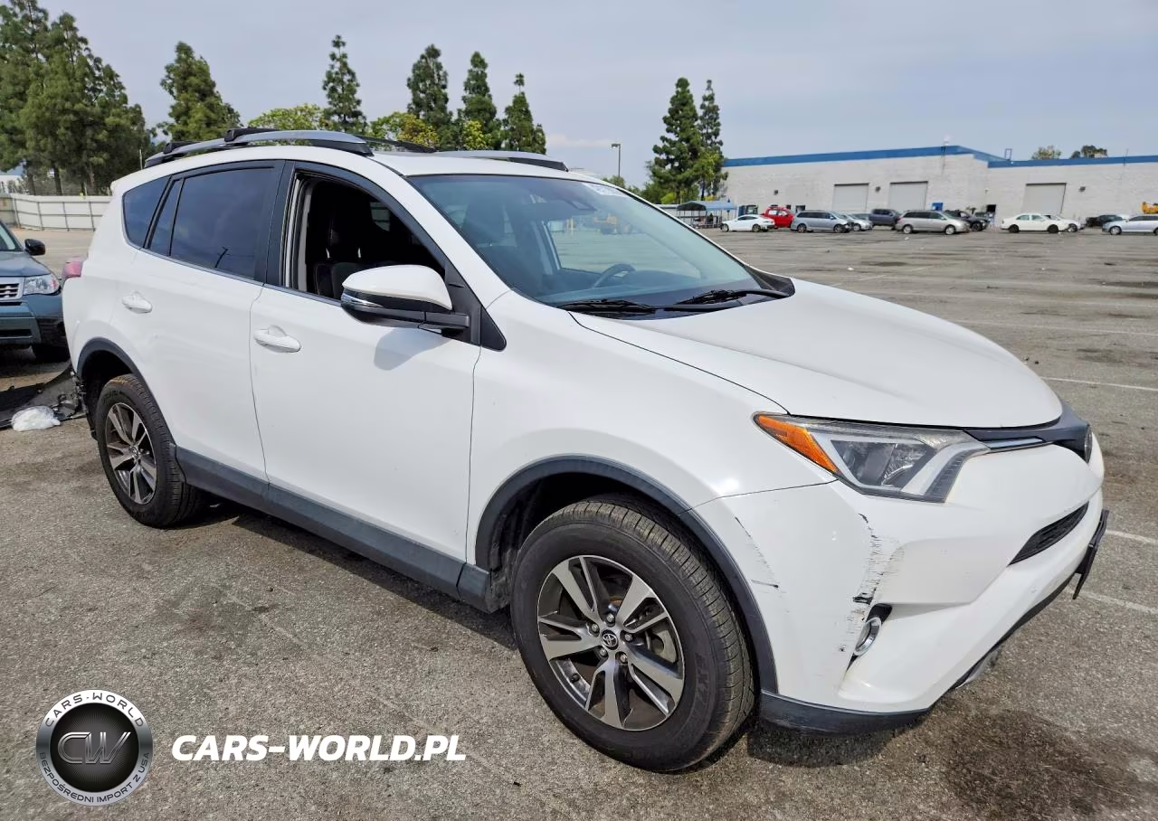 2018 Toyota Rav4 Xle VIN:2T3WFREV7JW455717 - 4