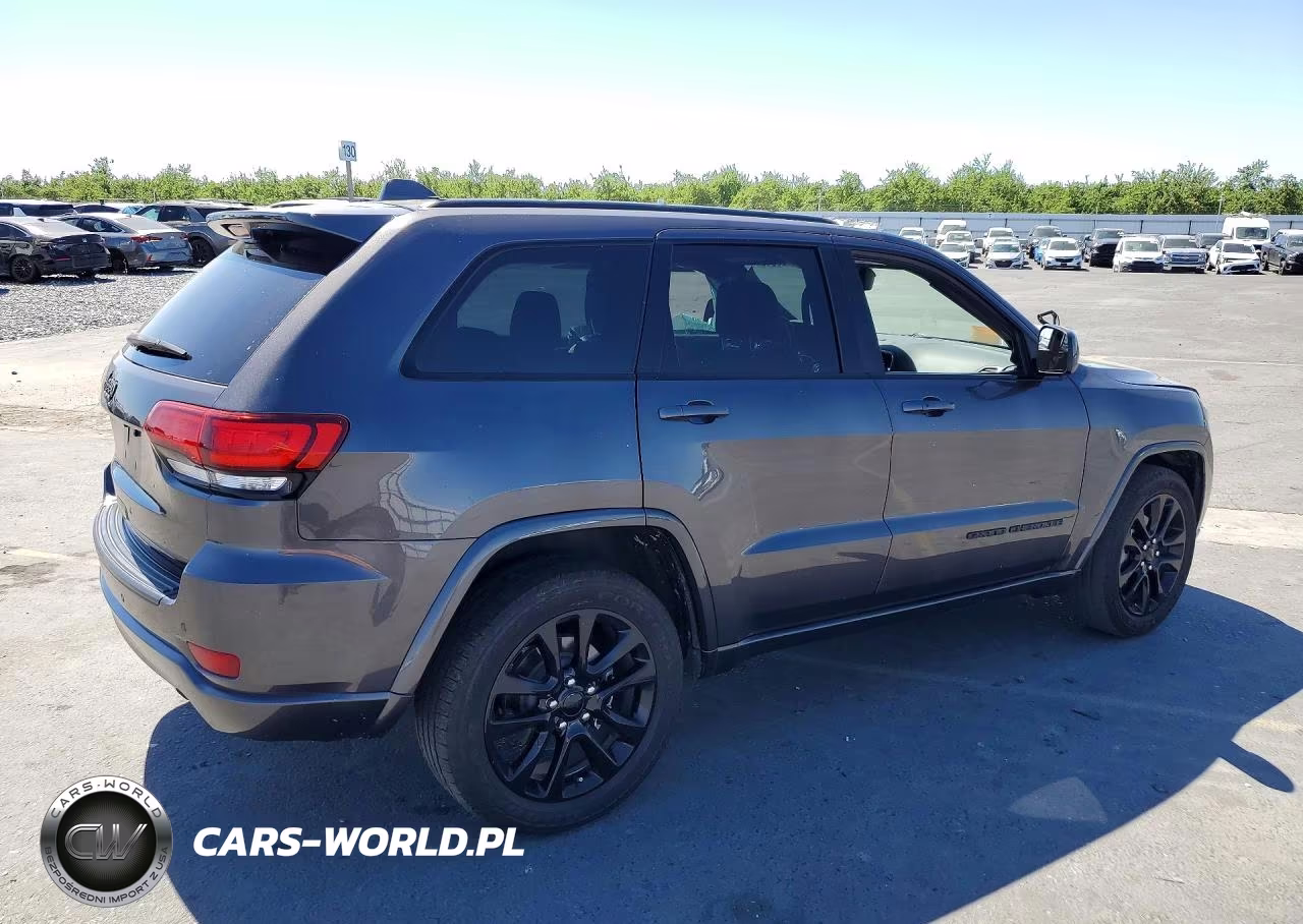 2020 Jeep Grand Cherokee Laredo VIN:1C4RJEAG9LC145263 - 3