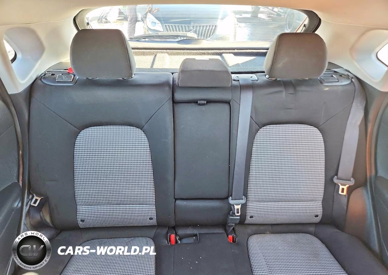 2021 Hyundai Kona Se VIN:KM8K1CAA8MU689553 - 10