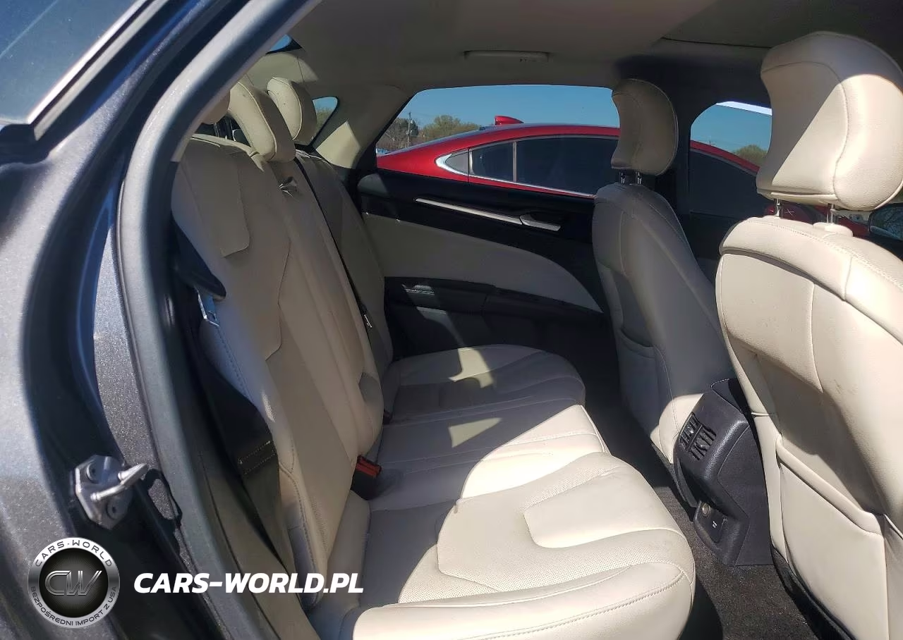 2018 Ford Fusion Titanium VIN:3FA6P0RUXJR276379 - 10