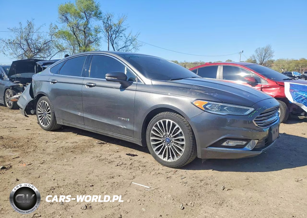 2018 Ford Fusion Titanium VIN:3FA6P0RUXJR276379 - 4