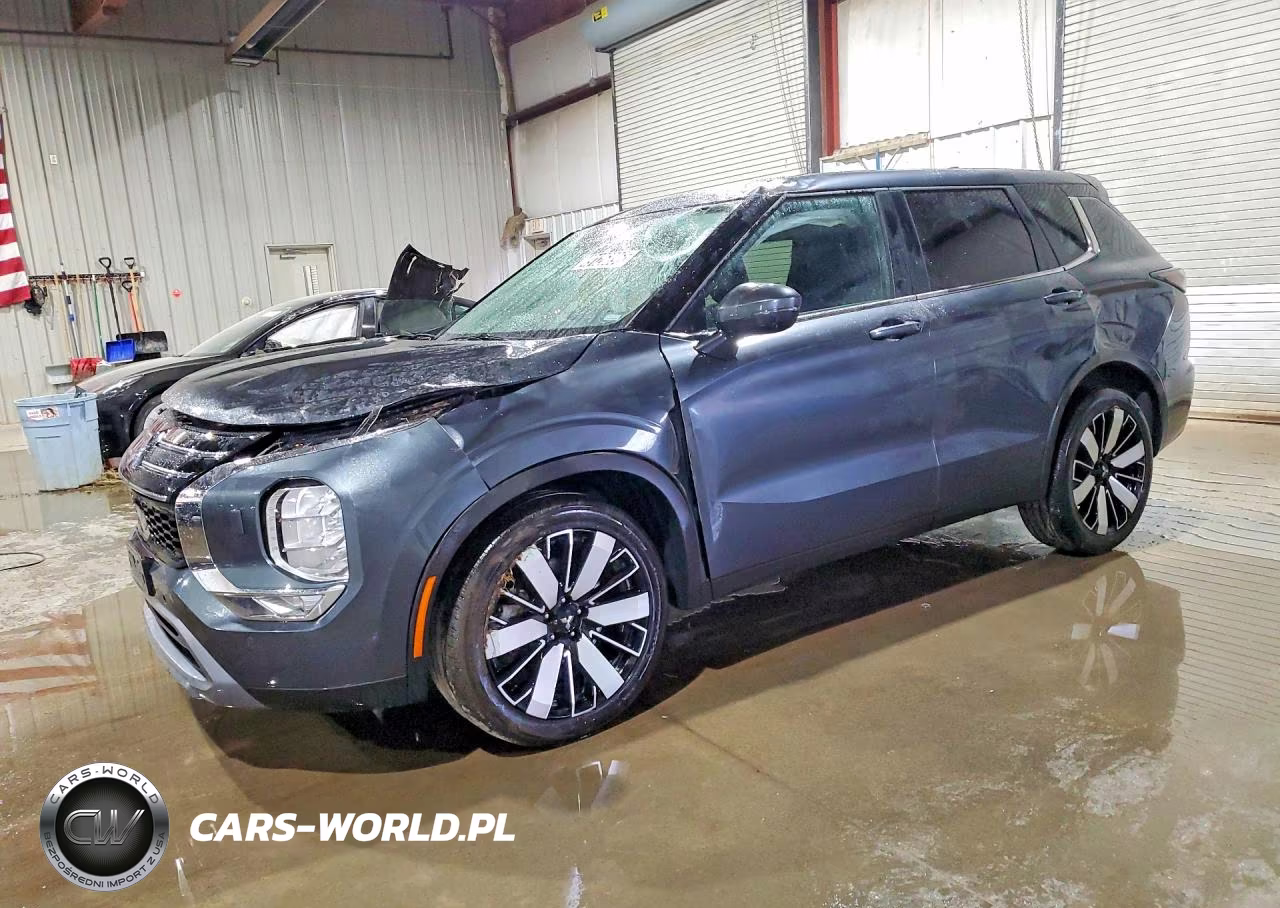 2025 Mitsubishi Outlander Se