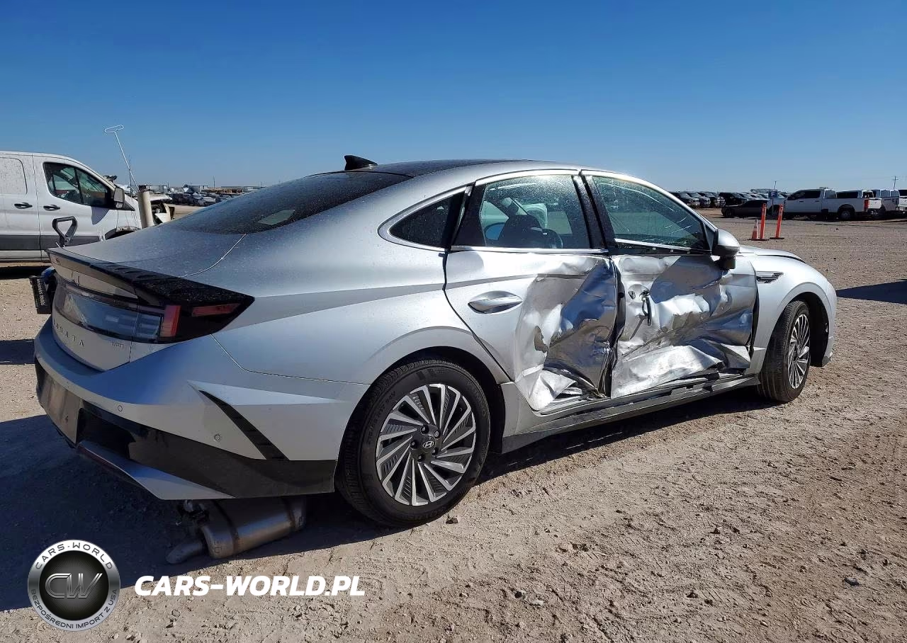 2025 Hyundai Sonata Hybrid Limited VIN:KMHL54JJXSA130342 - 3