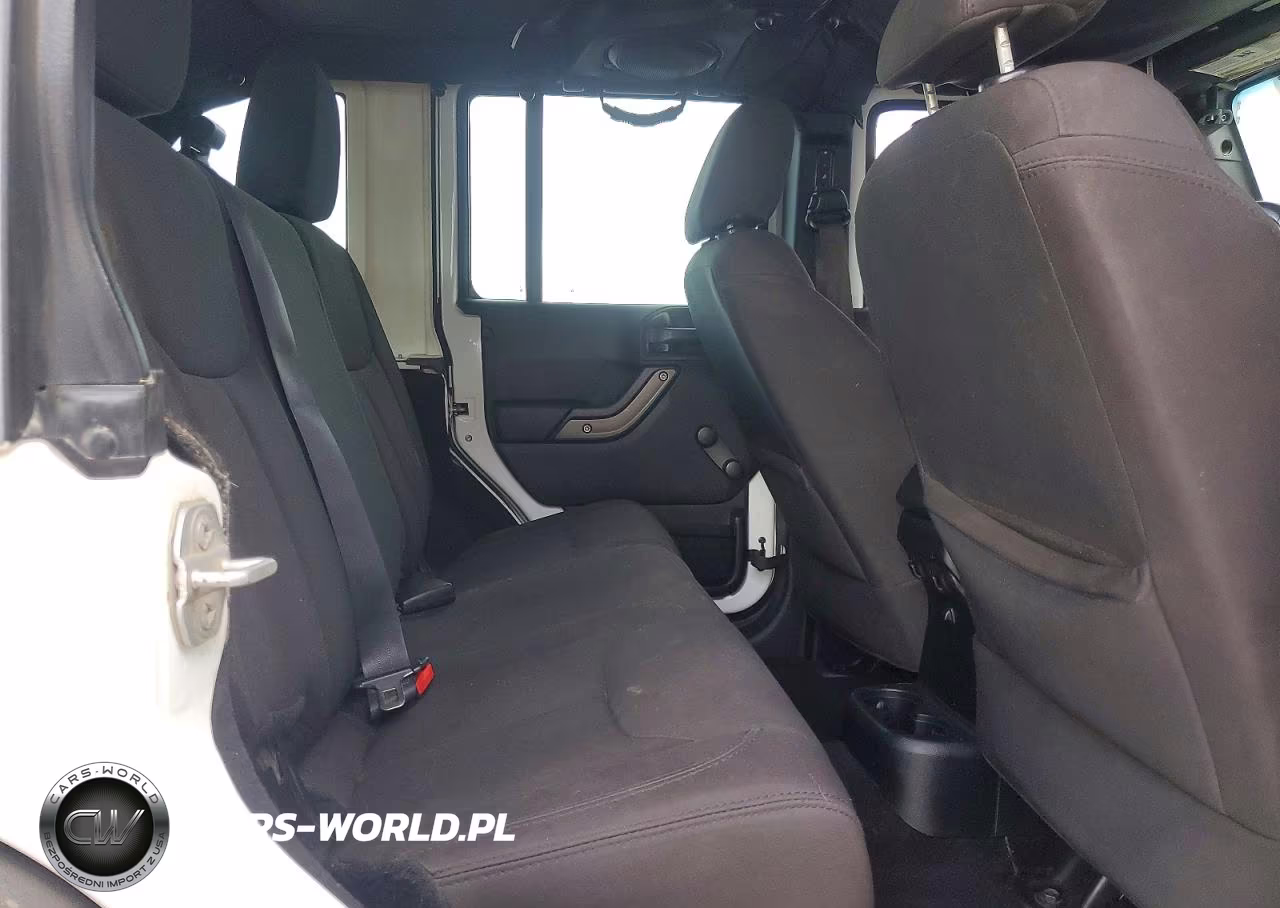 2014 Jeep Wrangler Unlimited Sport VIN:1C4BJWDG8EL322827 - 11
