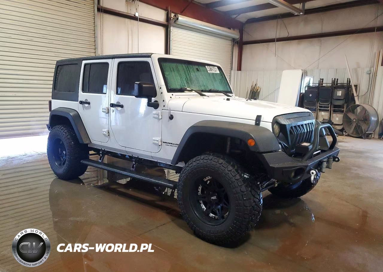 2014 Jeep Wrangler Unlimited Sport VIN:1C4BJWDG8EL322827 - 4