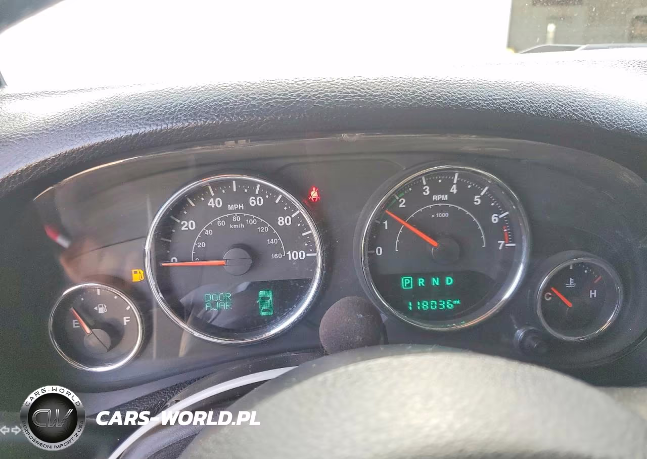 2014 Jeep Wrangler Unlimited Sport VIN:1C4BJWDG8EL322827 - 9