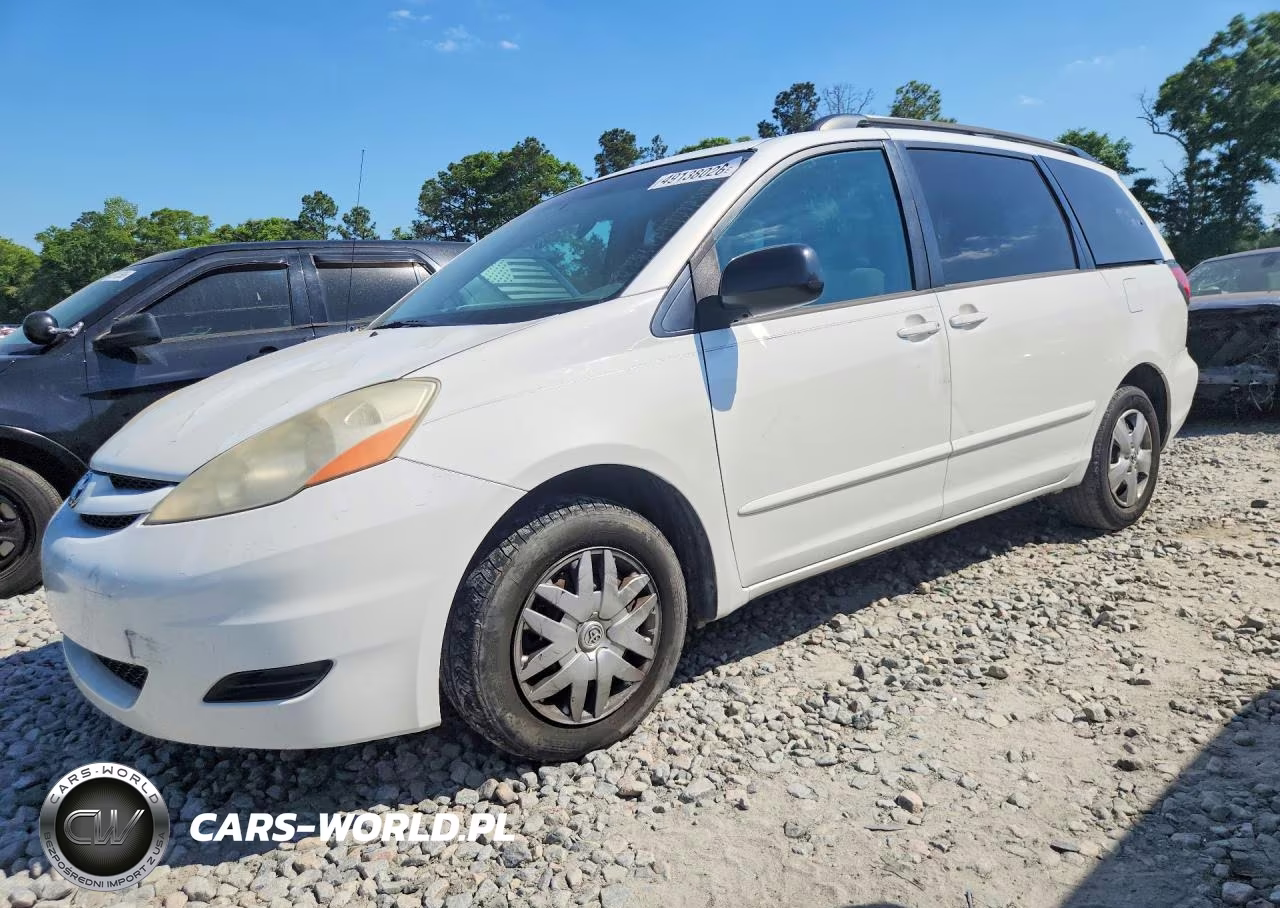 2009 Toyota Sienna Le 8-Passenger
