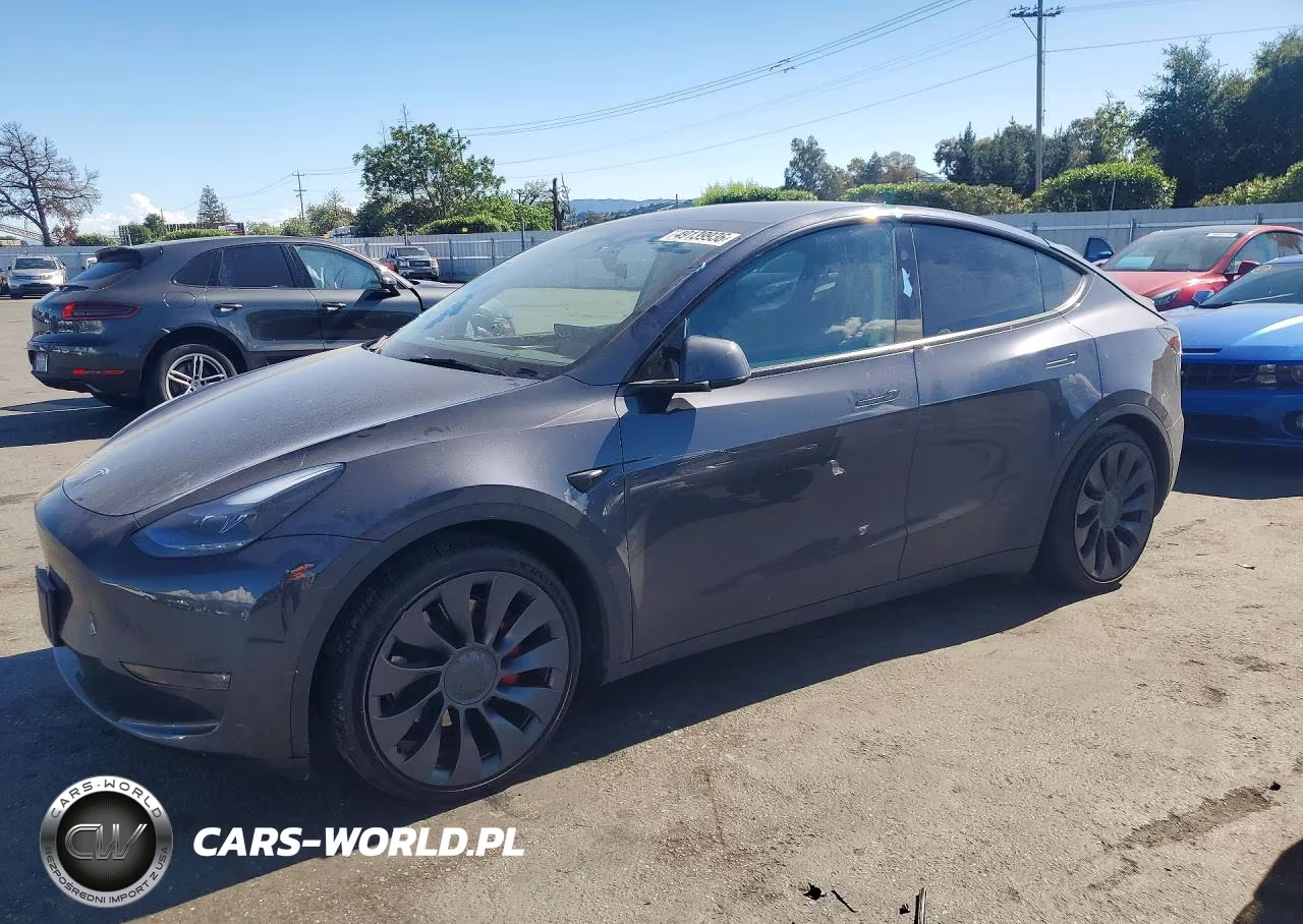 2024 Tesla Model Y – zdjęcie 1 z 13
