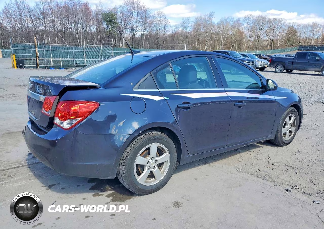 2014 Chevrolet Cruze Lt VIN:1G1PC5SB3E7444143 - 3