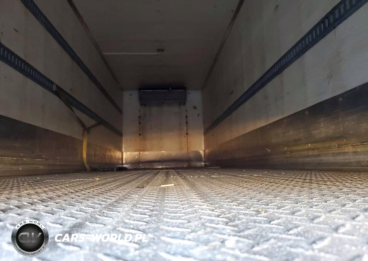 2009 Freightliner Business Class M2 Refrigerated Box Truck VIN:1FVACXDTX9DAM3427 - 10