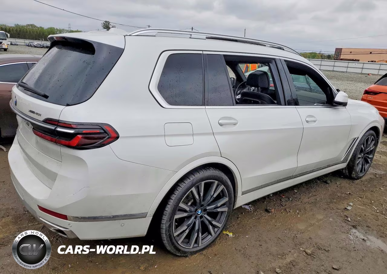 2023 BMW X7 xDrive40I VIN:5UX23EM06P9R58099 - 3
