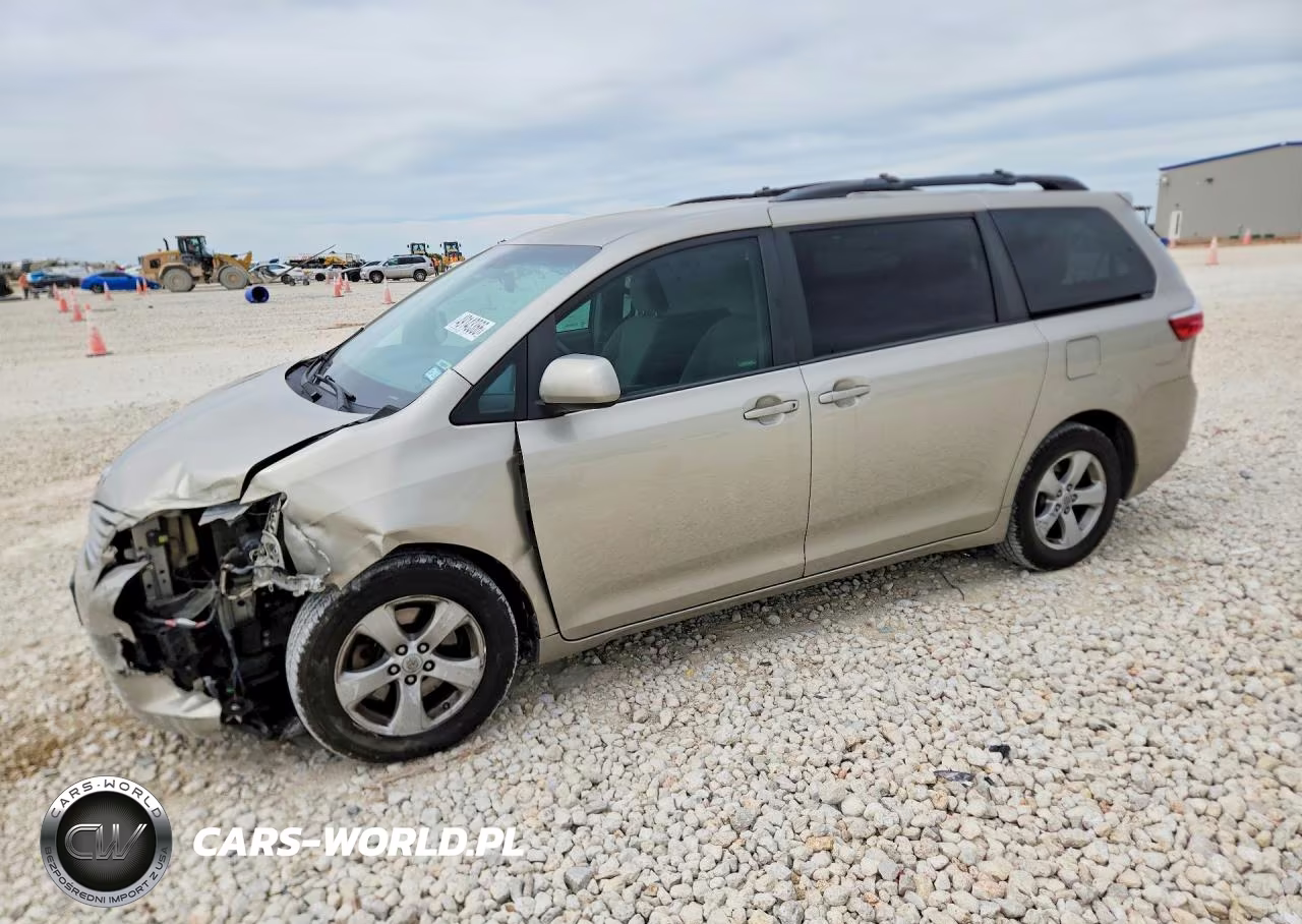 2016 Toyota Sienna Le 8-Passenger