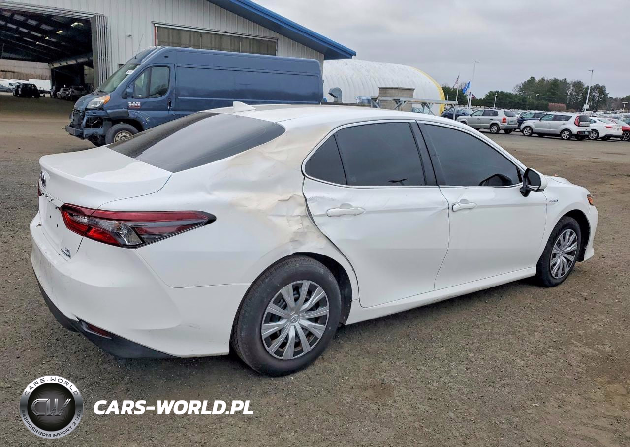 2021 Toyota Camry Hybrid Le VIN:4T1C31AKXMU556286 - 3