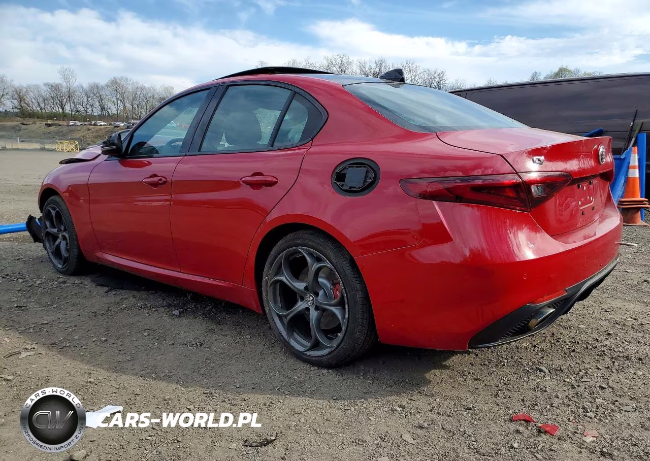 2018 Alfa Romeo Giulia Ti Q4 VIN:ZARFAEEN7J7597672 - 2