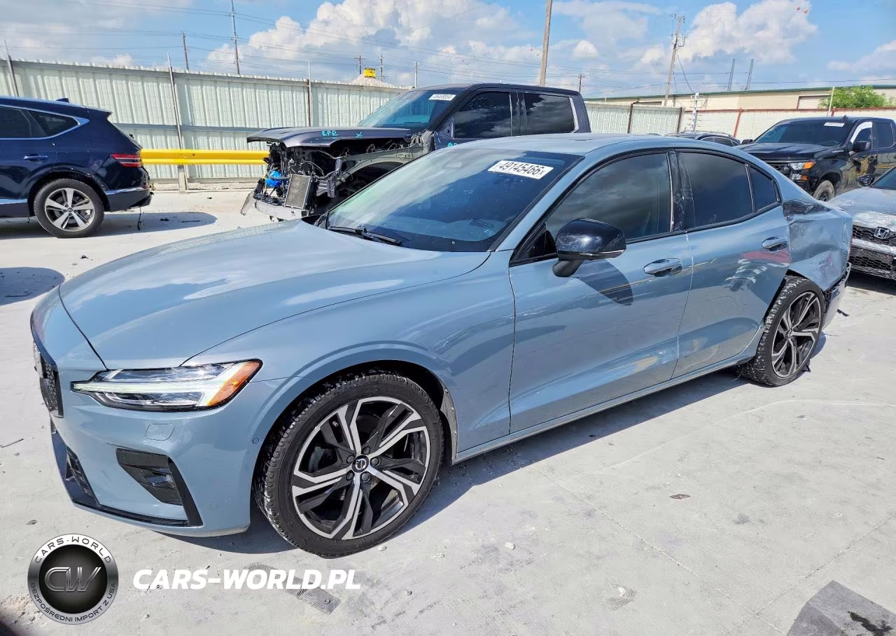 2023 Volvo S60 Plus