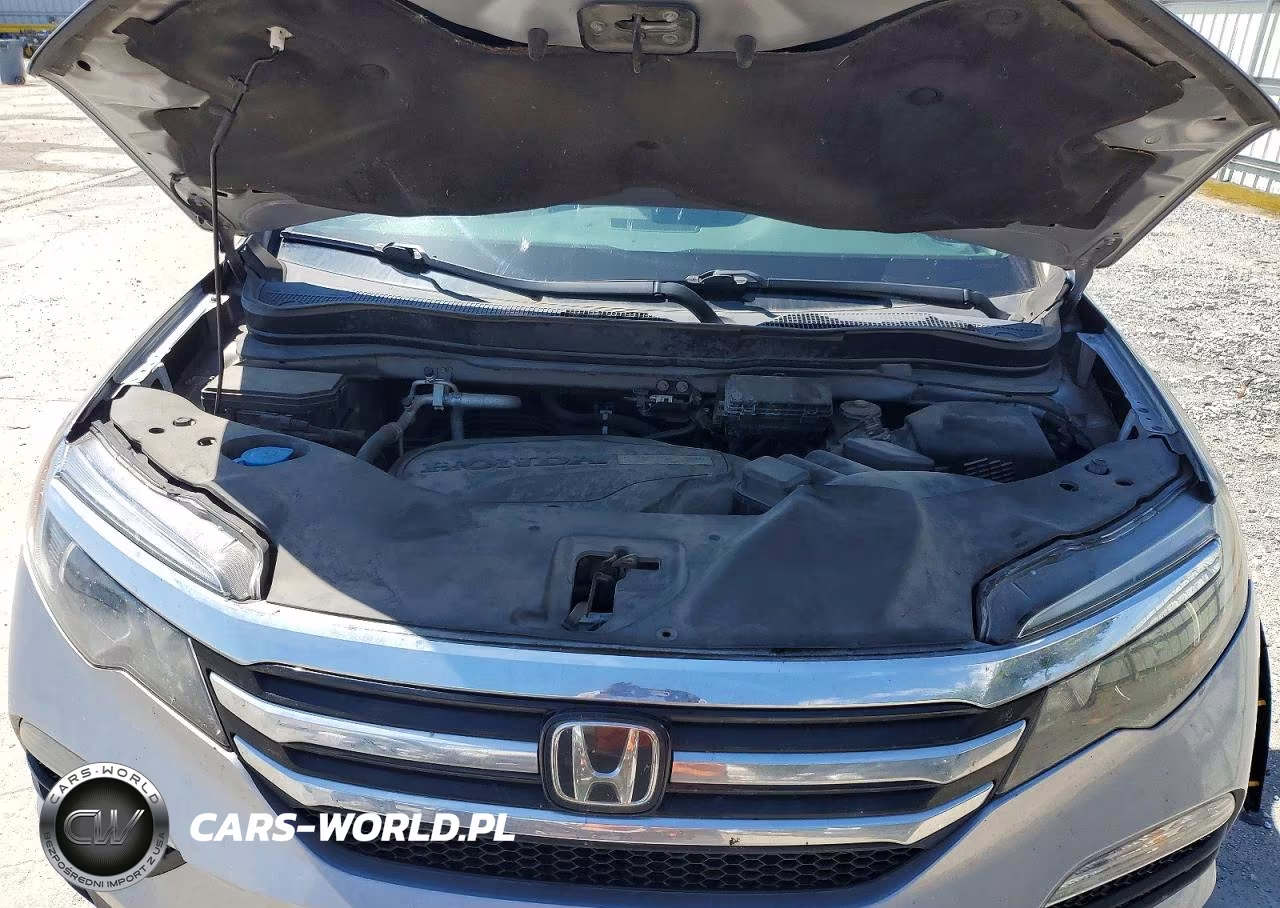 2017 Honda Pilot Touring VIN:5FNYF6H99HB076692 - 11