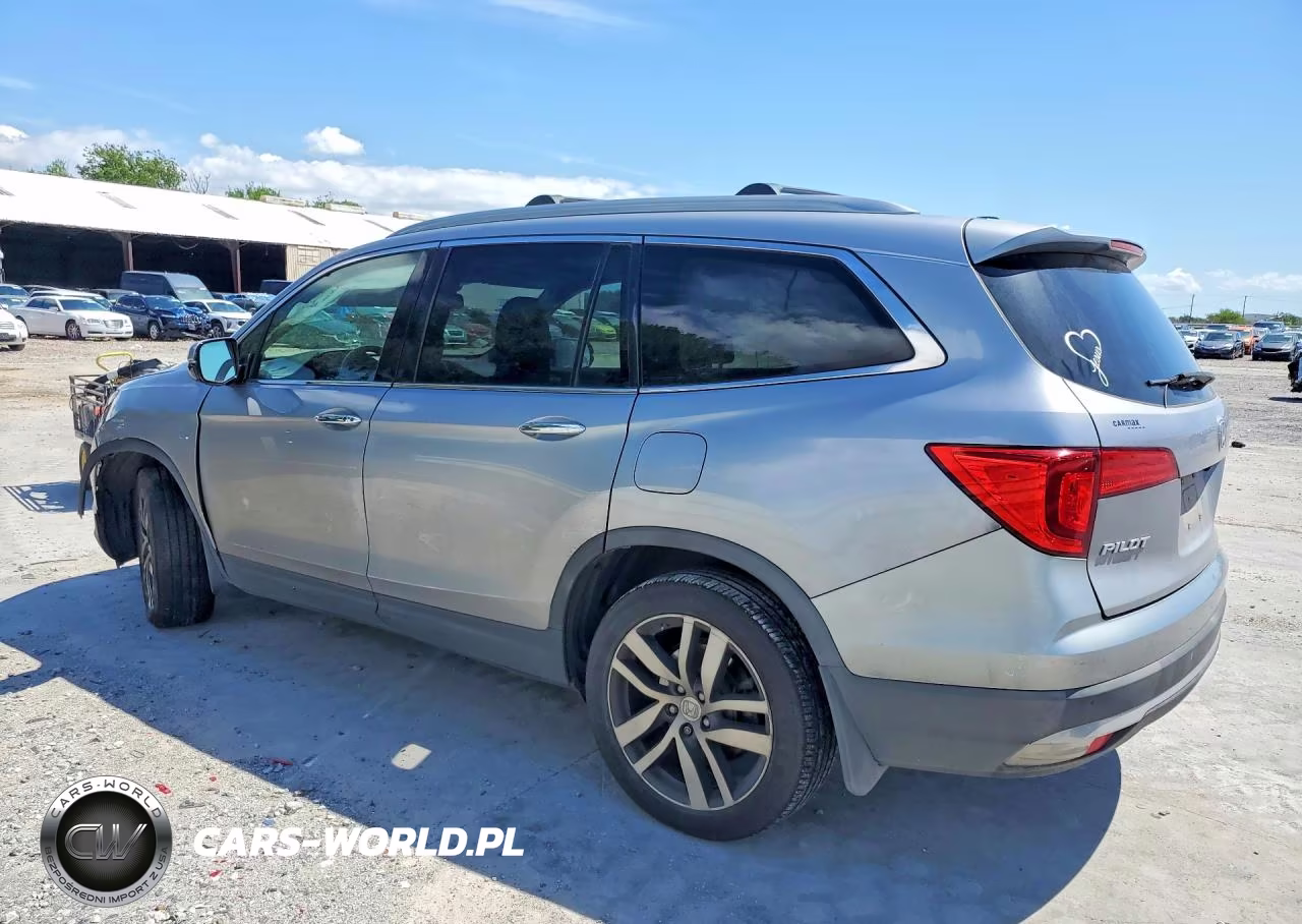 2017 Honda Pilot Touring VIN:5FNYF6H99HB076692 - 2