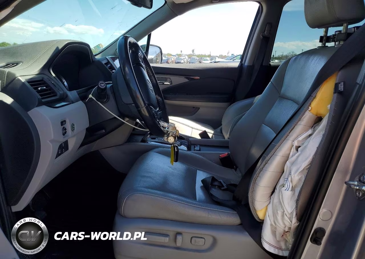 2017 Honda Pilot Touring VIN:5FNYF6H99HB076692 - 7