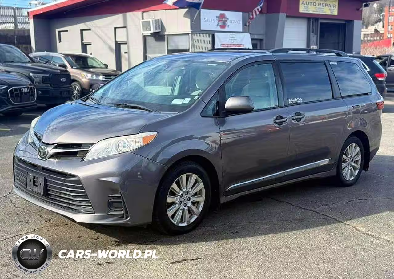 2019 Toyota Sienna Le 8-Passenger
