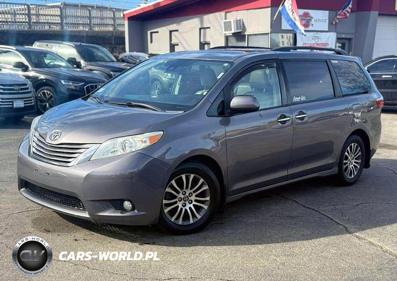 2018 Toyota Sienna Xle Premium 8-Passenger
