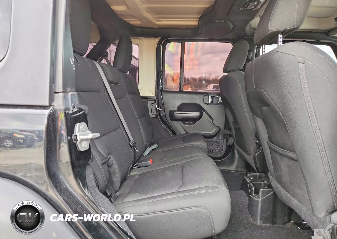 2020 Jeep Wrangler Unlimited Sport VIN:1C4HJXDNXLW300743 - 11